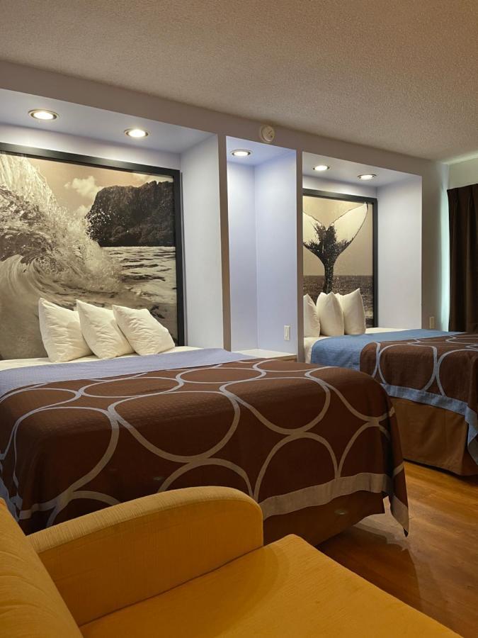 Super 8 By Wyndham Santa Barbara/goleta