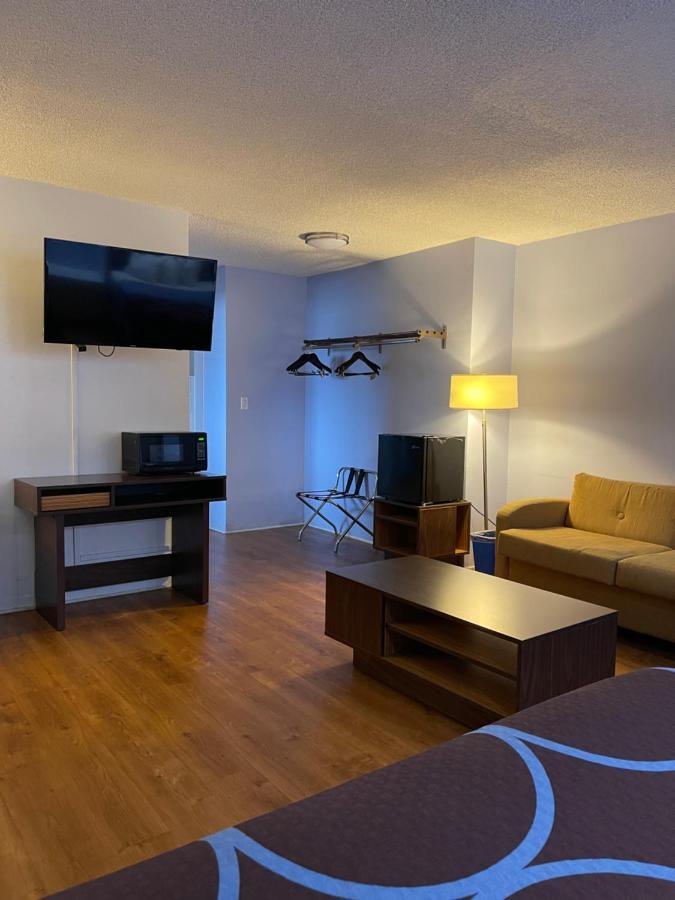 Super 8 By Wyndham Santa Barbara/goleta Hotel 2*