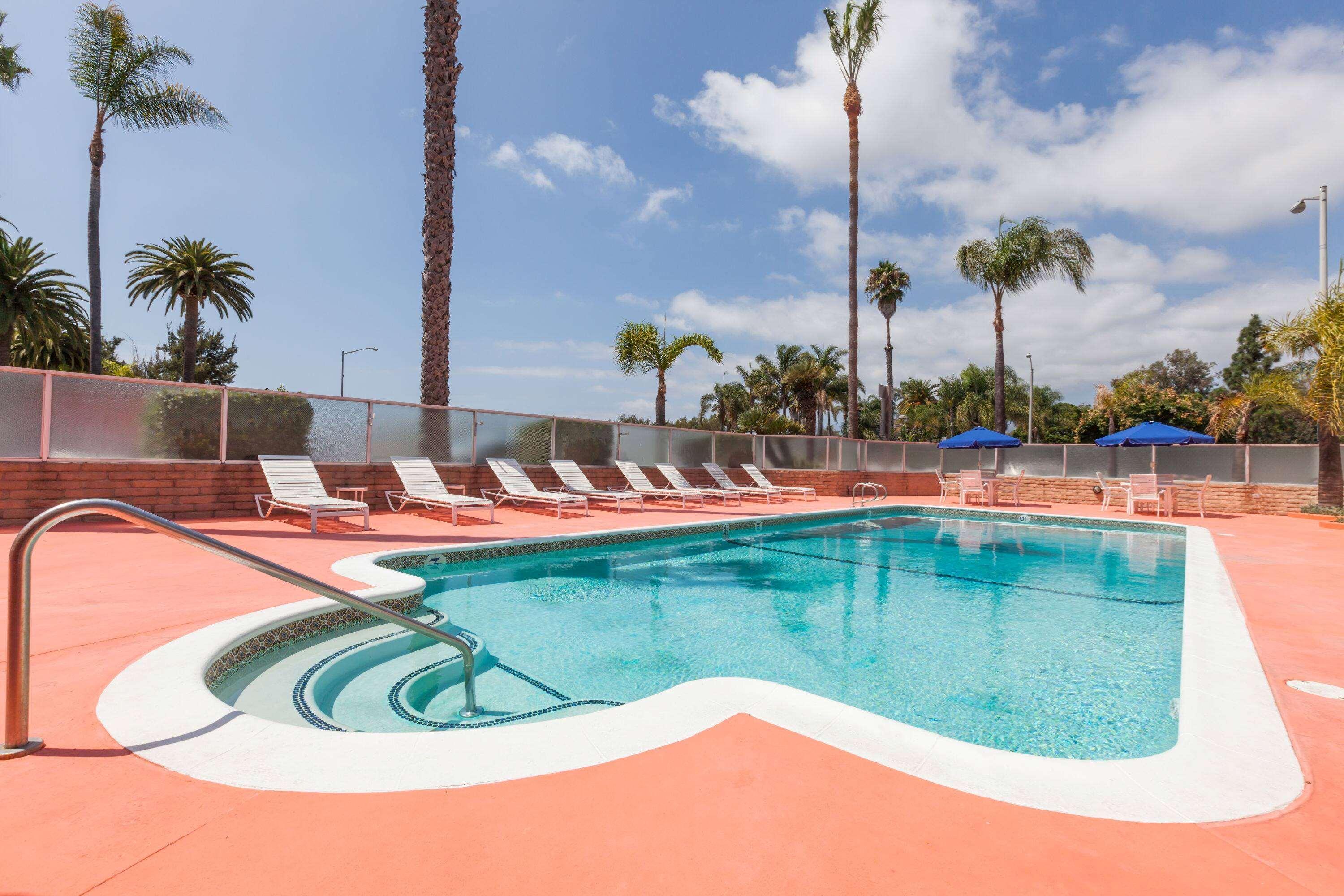 Super 8 By Wyndham Santa Barbara/goleta 2*