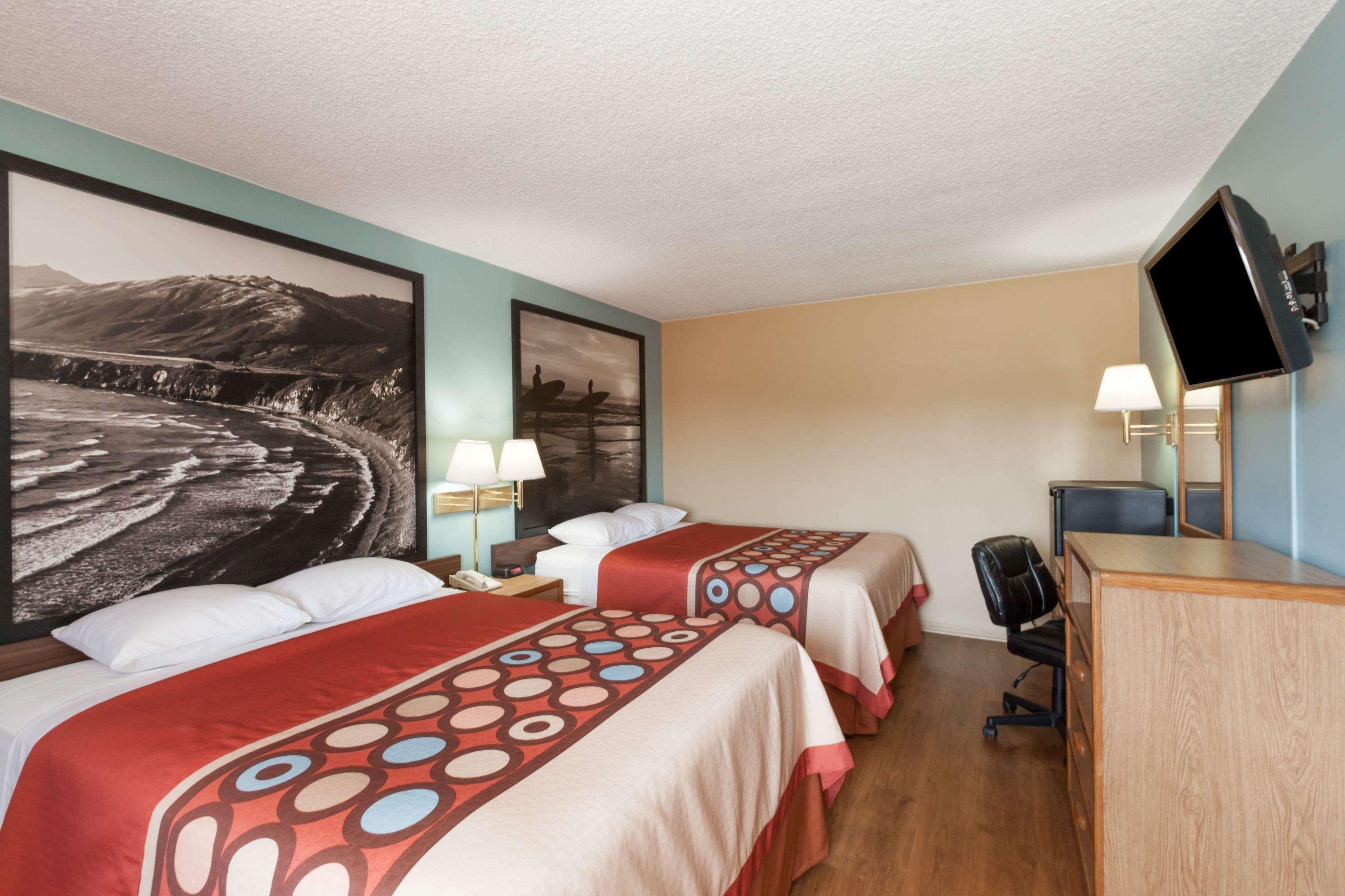 Super 8 By Wyndham Santa Barbara/goleta Hotel