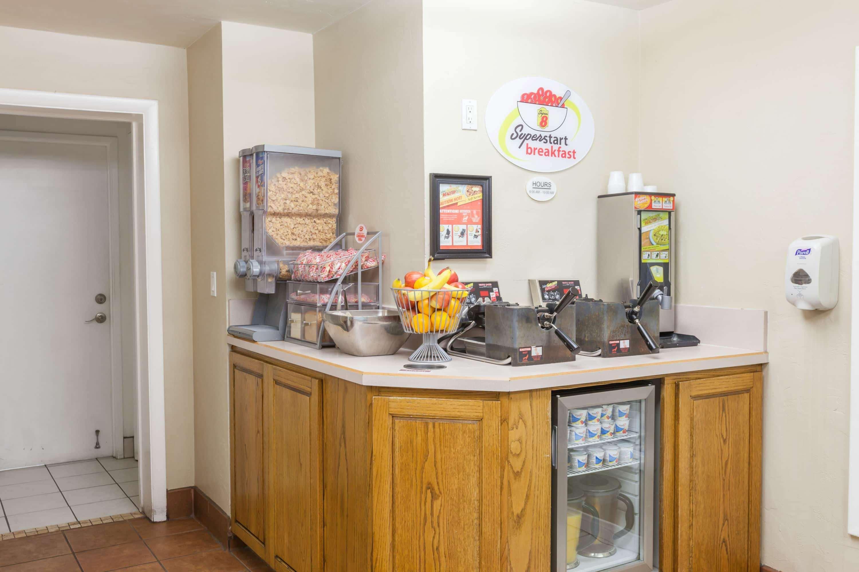 Hotel Super 8 By Wyndham Santa Barbara/goleta Goleta