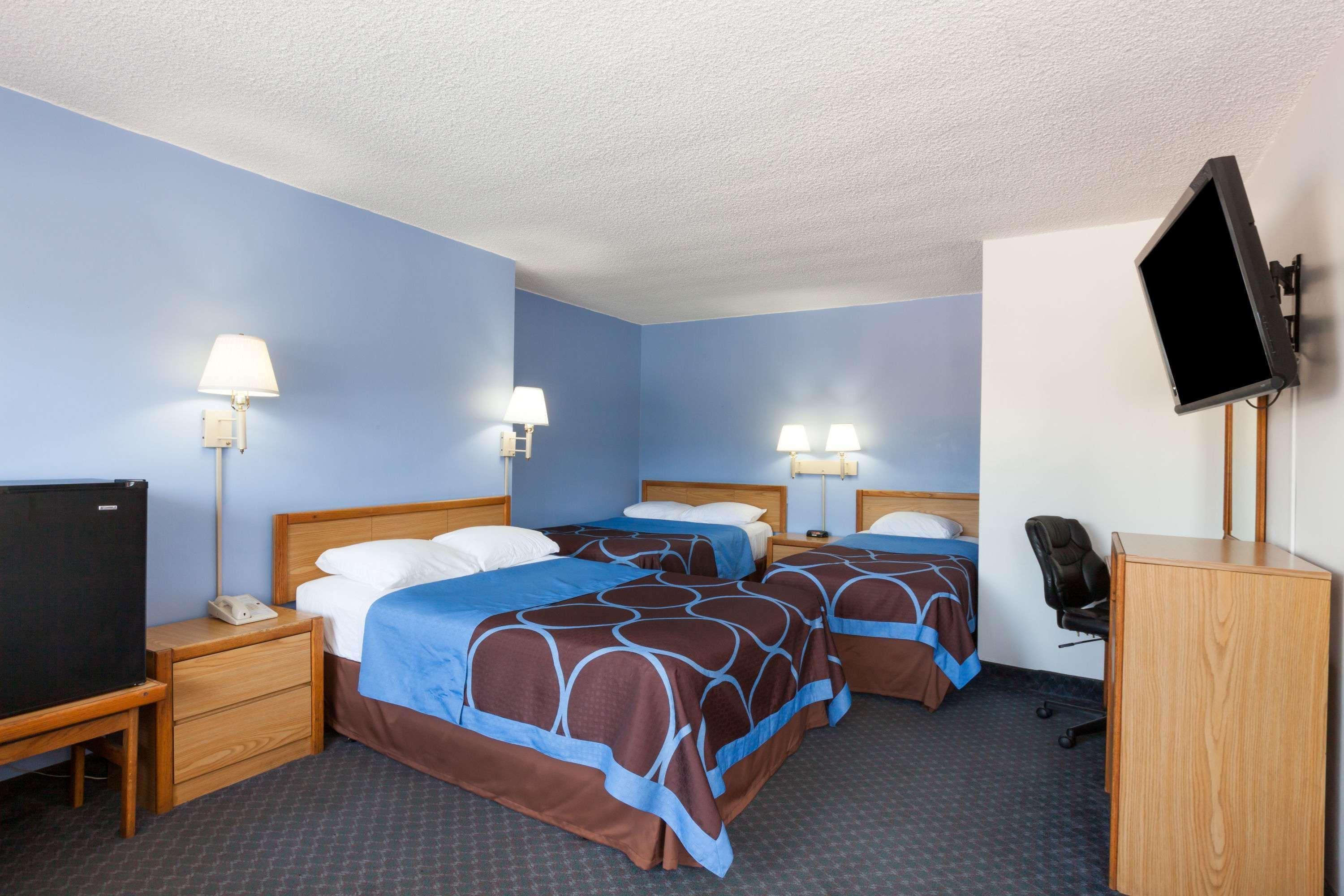 Super 8 By Wyndham Santa Barbara/goleta Goleta