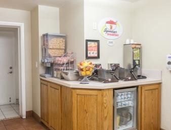 Super 8 By Wyndham Santa Barbara/goleta Hotel 2*