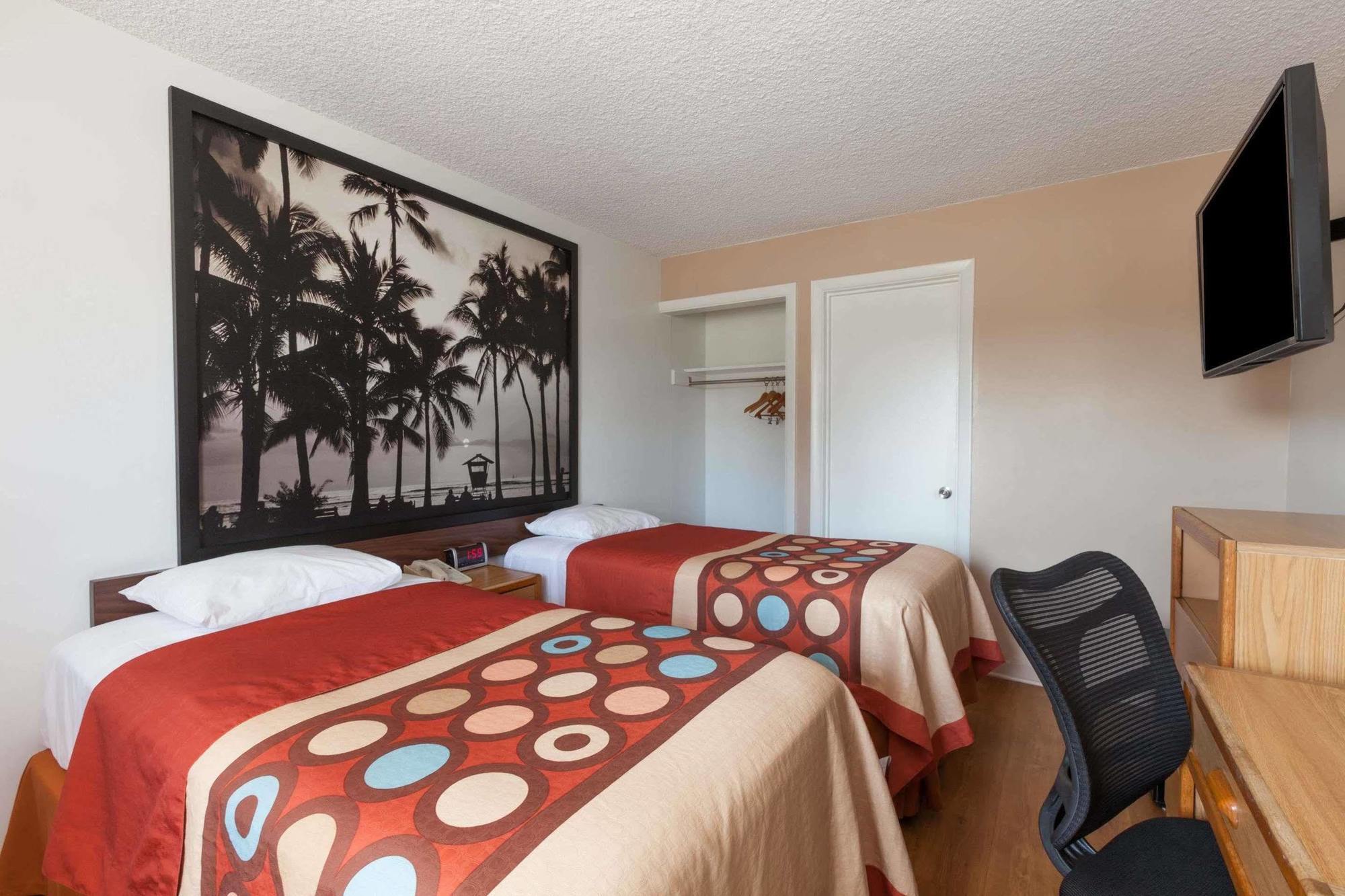 Super 8 By Wyndham Santa Barbara/goleta Hotel 2*