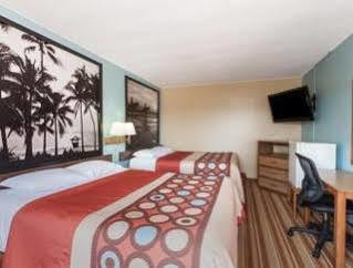 Hotel Super 8 By Wyndham Santa Barbara/goleta 2*